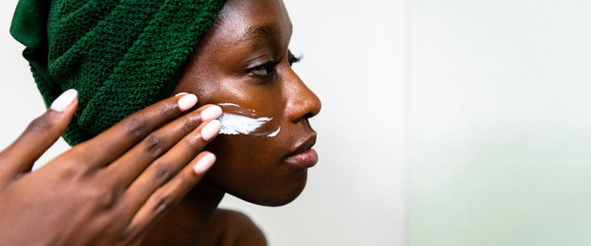 Choosing the Right Moisturizer for Your Skin Type: A Guide to Finding the Perfect Product